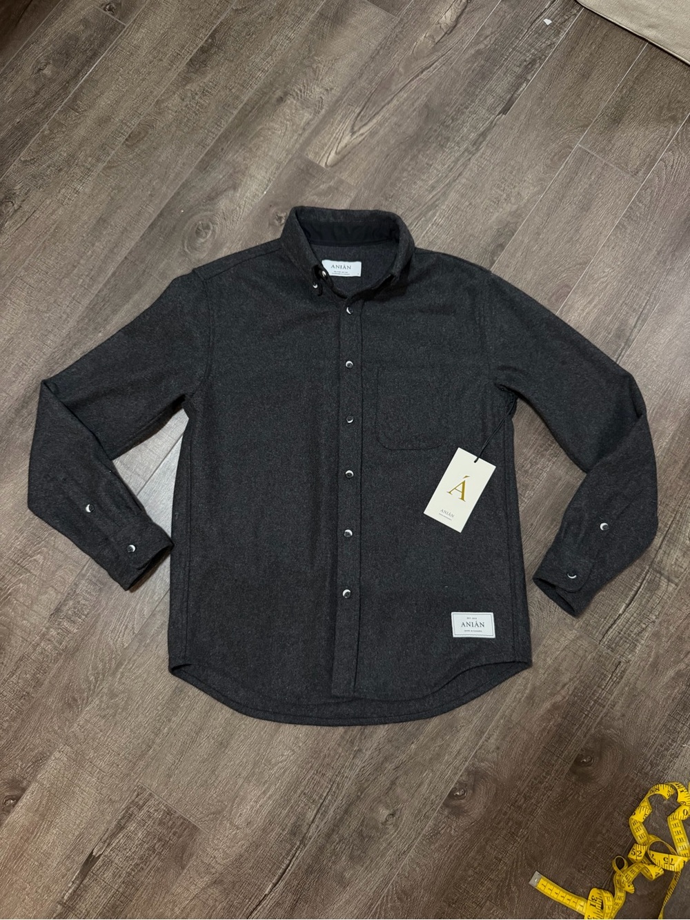 NWT ANIAN Men’s Modern Melton RELAXED fit. Size small